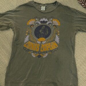 American Eagle Outfitters Olive Graphic Tee
